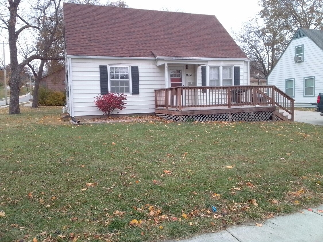 1027 Illinois St, Lawrence, KS 66044 House Rental in Lawrence, KS