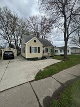 Building Photo - 1860 Rochester Rd