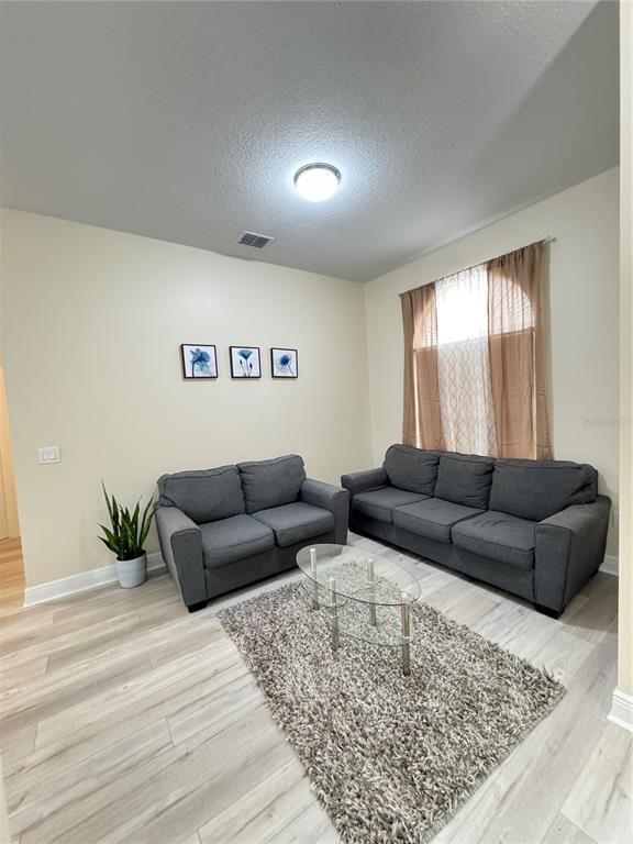 Foto del edificio - 2715 Rismen Ct