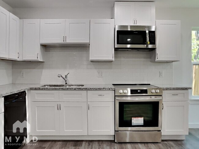 Foto del edificio - 7627 Sundown Dr