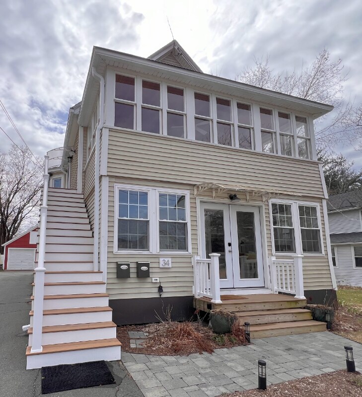 Primary Photo - 34 Briggs St