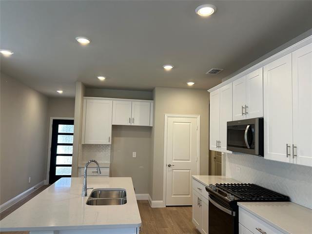 Building Photo - 801 McKenna Dr