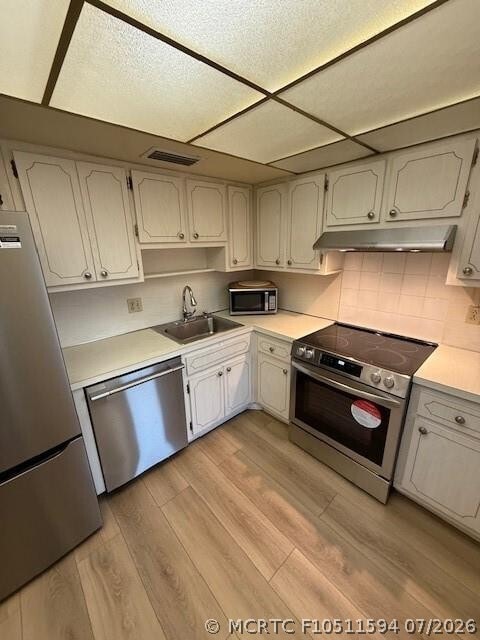 Building Photo - 2800 N Palm Aire Dr