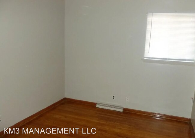 Building Photo - 5324-5340 N 91st St