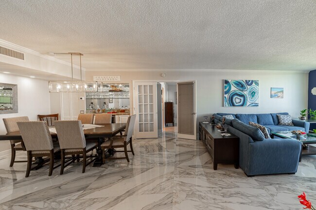 Foto del edificio - 3450 S Ocean Blvd