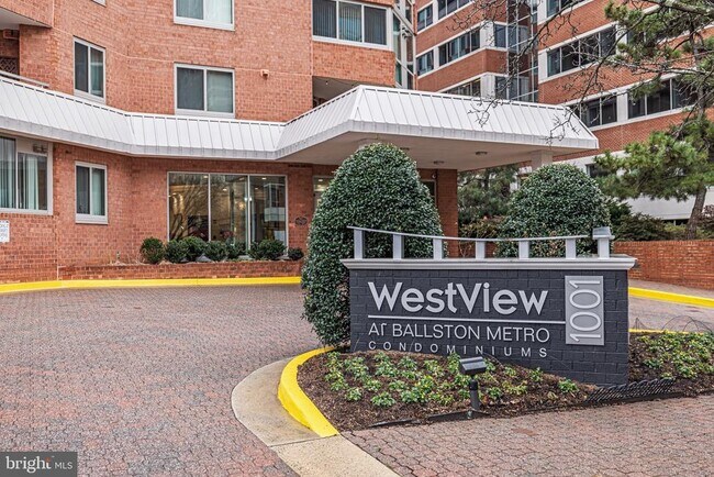 Foto del edificio - 1001 N Vermont St