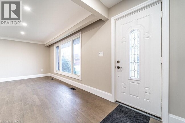 Building Photo - 46 Cloke Ct