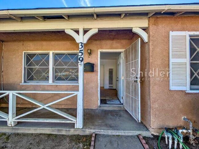 Foto del edificio - 3 Bedrooms, Big Back Yard, and Right Across from an Elementary School in North San Bernardino