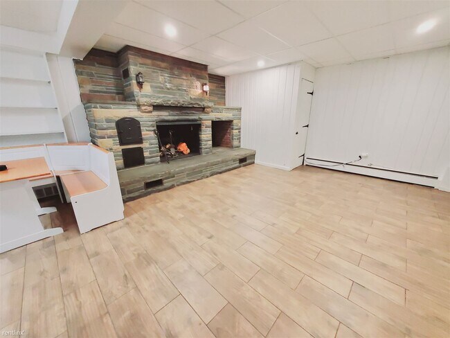 Foto del edificio - 1 br, 1 bath Condo - 47 Whitmore Ln Apt A