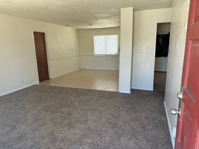 Building Photo - 1589 E Alpine Ave