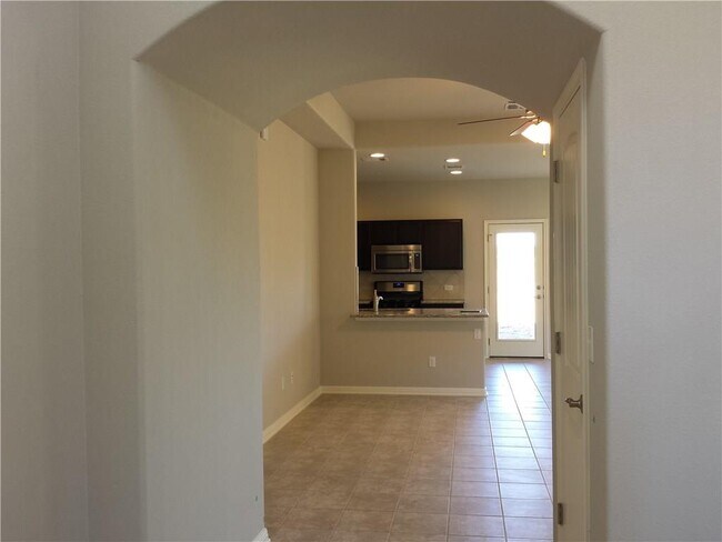 Foto del edificio - 619 Stampede Rd