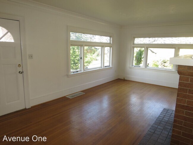 Building Photo - 2 br, 1 bath House - 3802 38th Ave S