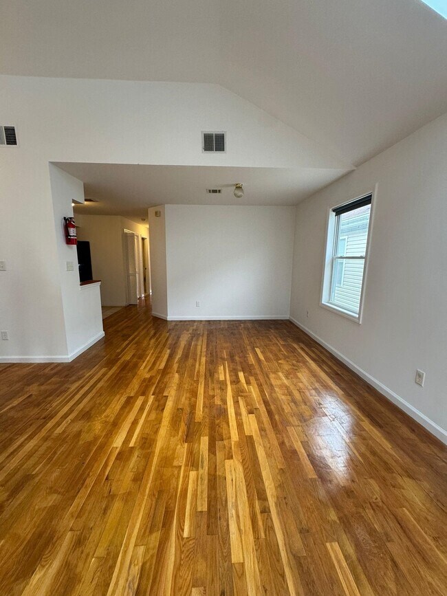Foto del edificio - 29 Bostwick Ave
