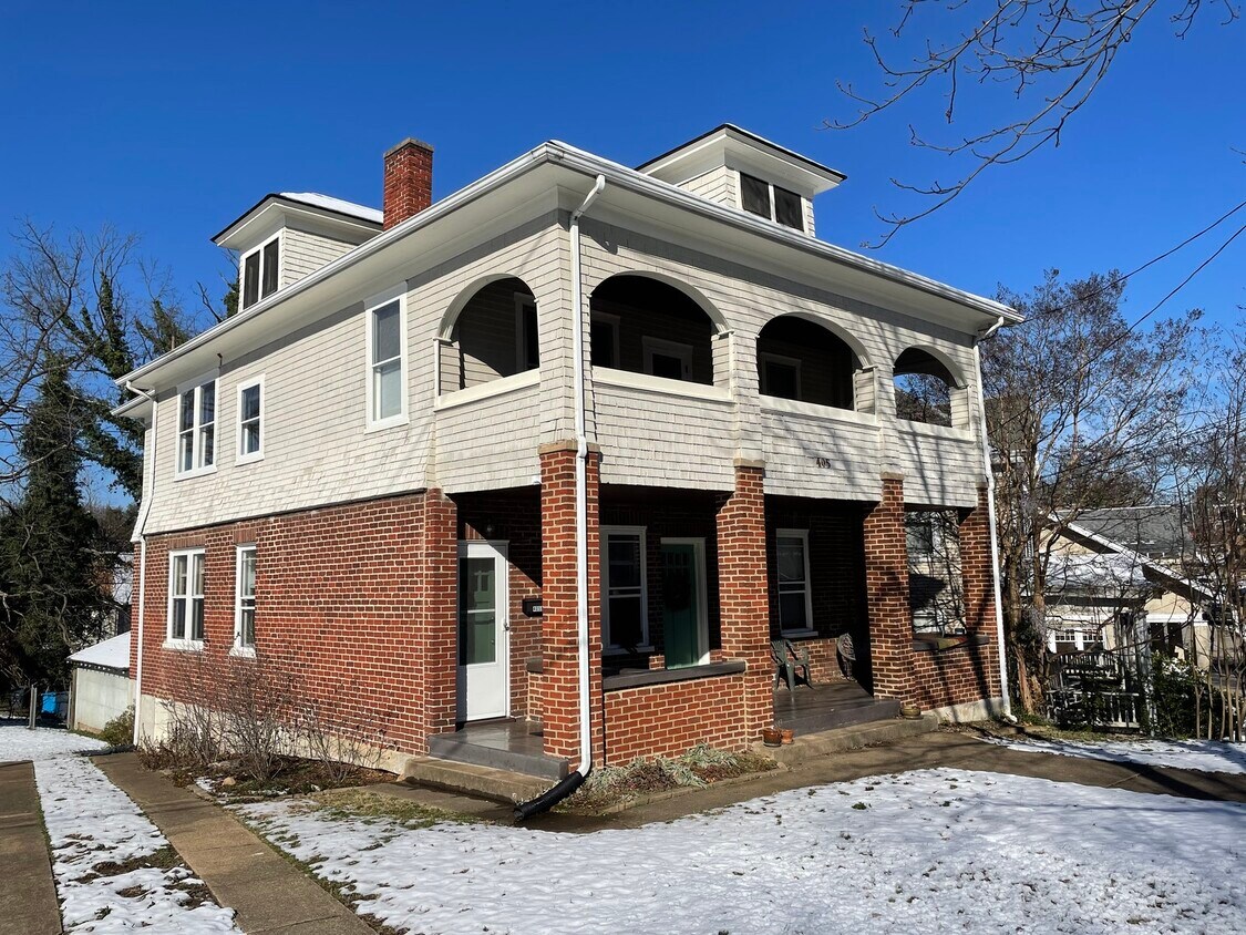 Primary Photo - 405 King George Avenue Southwest, Unit B