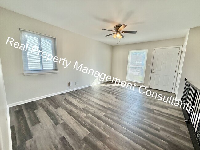 Foto del edificio - 3 Bedroom 2 Bath Overland Park Duplex Now Available!