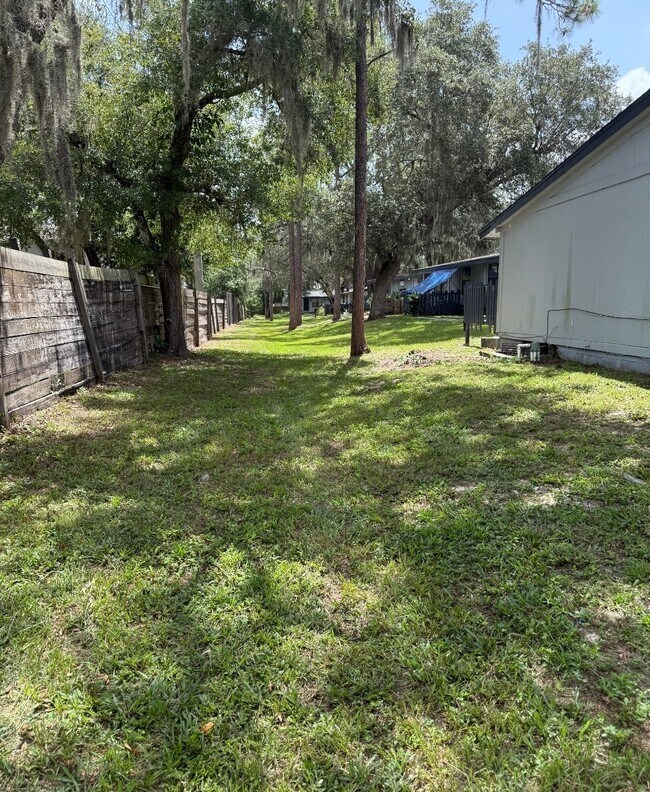 Foto del edificio - 4927 N Pine Hills Rd