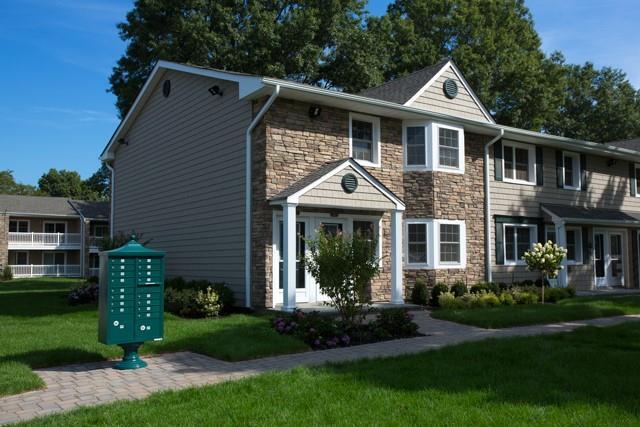 Building Photo - 405 Tudor Ln