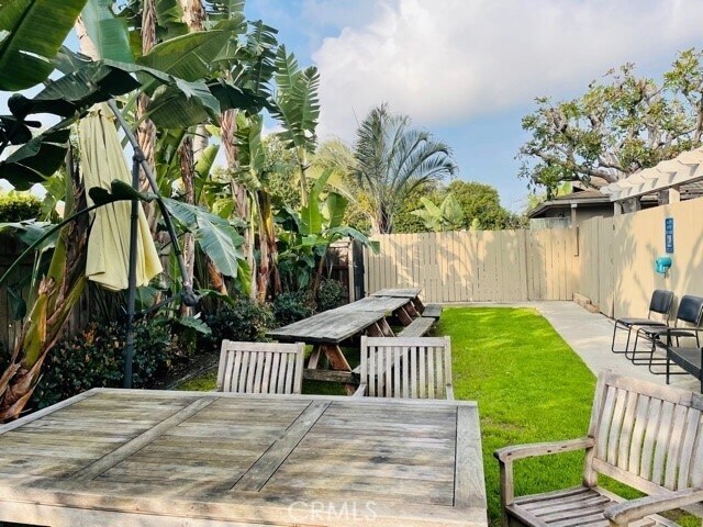 Foto del edificio - 17092 Emerald Ln