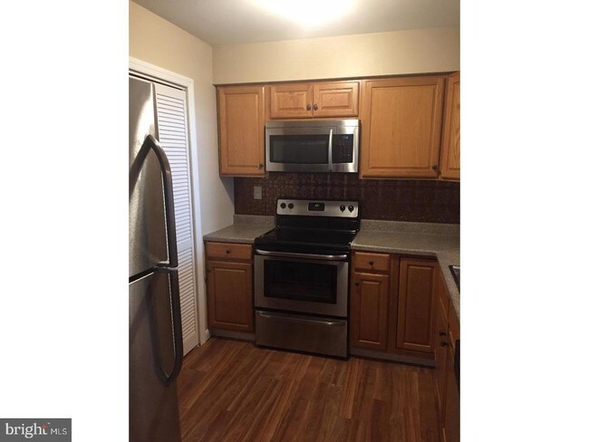 Foto del edificio - 1205 Crosshill Ct