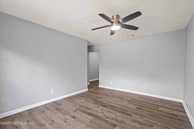 Building Photo - 2739 King Cole Dr