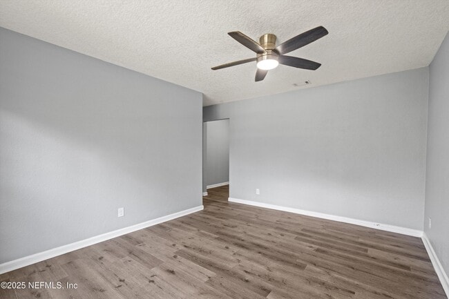 Foto del edificio - 2739 King Cole Dr