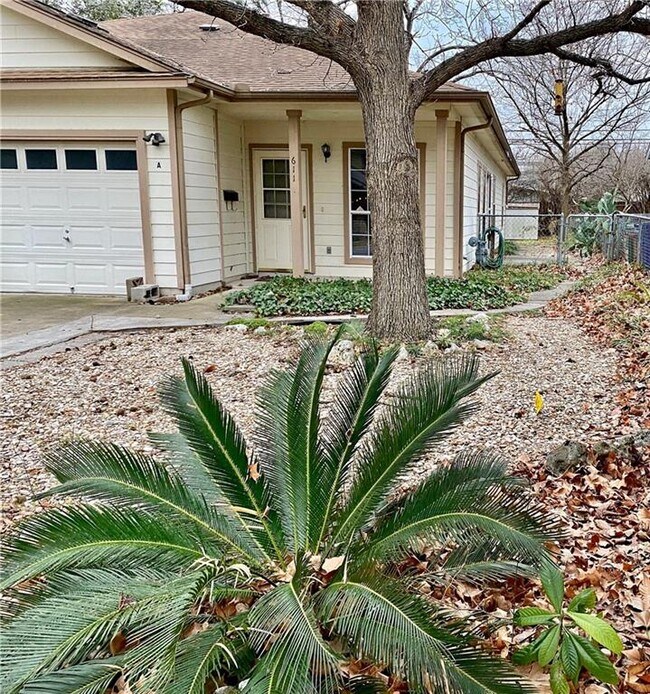 Foto del edificio - 611 Zennia St