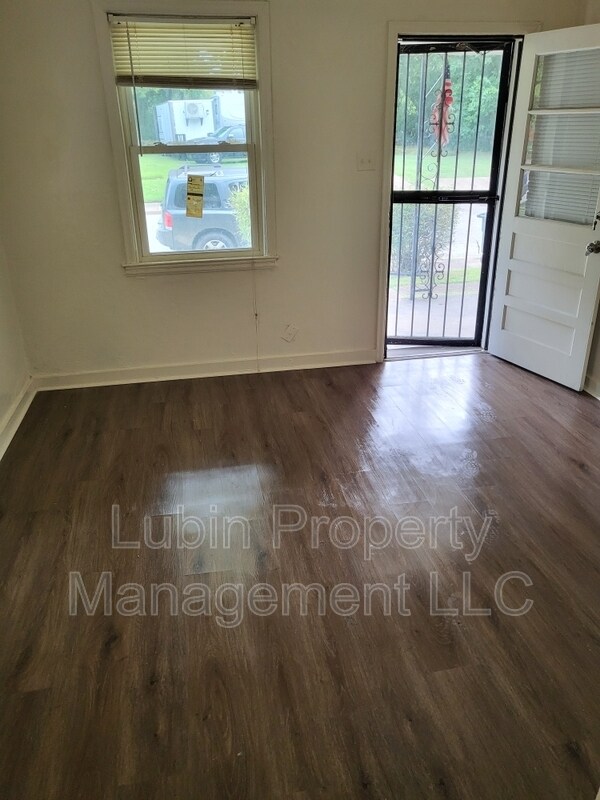 Foto del edificio - 2217 Clayton Ave