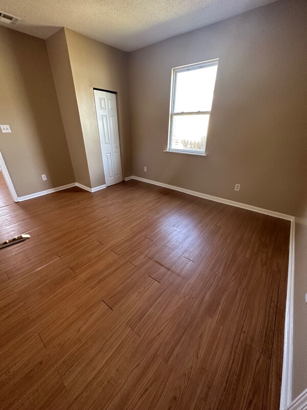 Building Photo - 2513 N Galvez St
