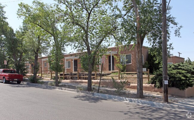 Foto del edificio - 114-118 Sycamore St NE