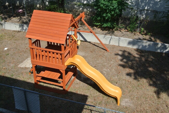 community area - 14675 Judson Rd
