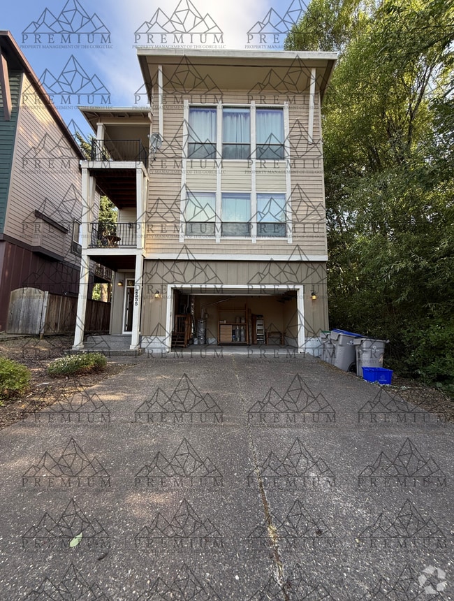 Building Photo - 2555 Timberline Dr
