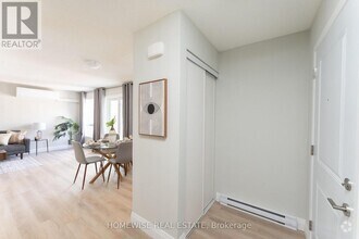 Building Photo - 240-240 Ormond Dr