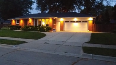 Building Photo - 1274 Rockdale St