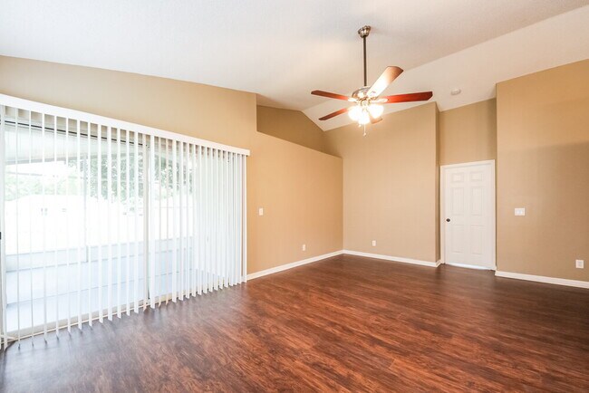 Building Photo - 13918 Valleybrooke Ln