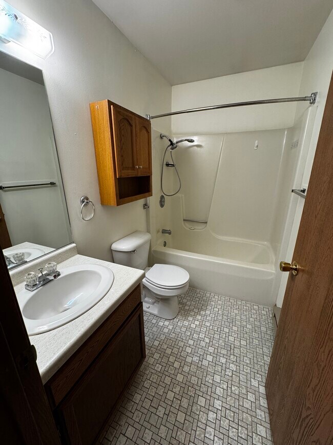 baño - 833 Bridgewater Ave
