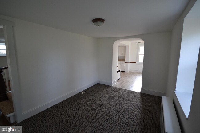 Building Photo - 2402 Edgecomb Ave