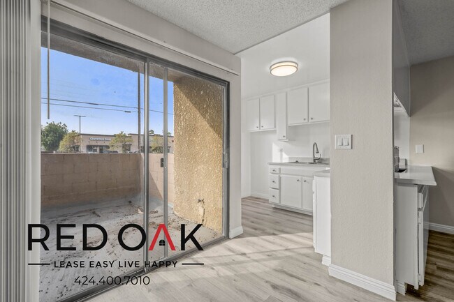 Building Photo - TWO WEEKS FREE! Lovely Jr. One Bedroom wit...