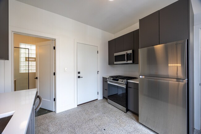 Foto del edificio - 3051 W Medill Ave