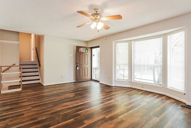 Building Photo - 4405 Englewood Rd