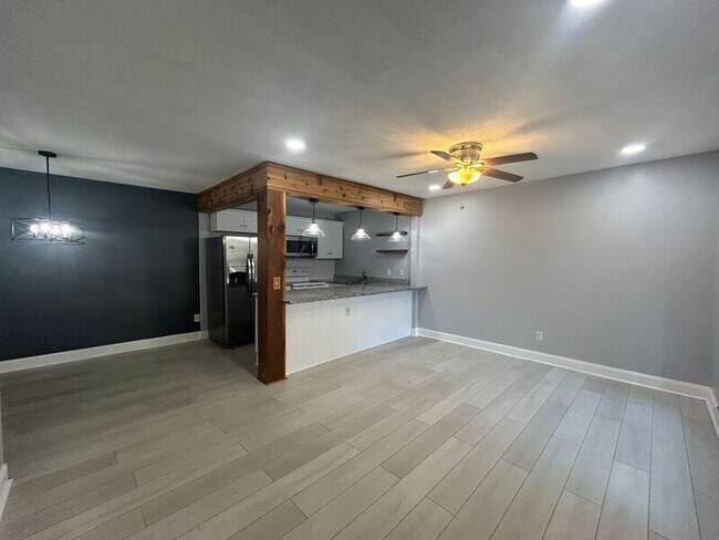 Building Photo - 2812 Georgetown Dr