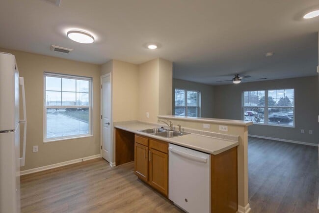 Building Photo - Juniper Crossing