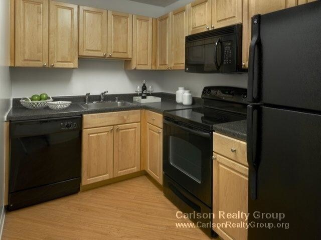 Primary Photo - Gold Coast Convertible w/ Renovated Roof Top!