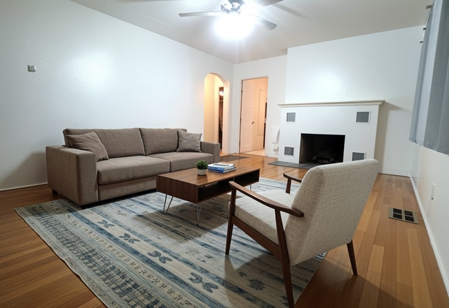 Building Photo - 1904 Lead Ave SE