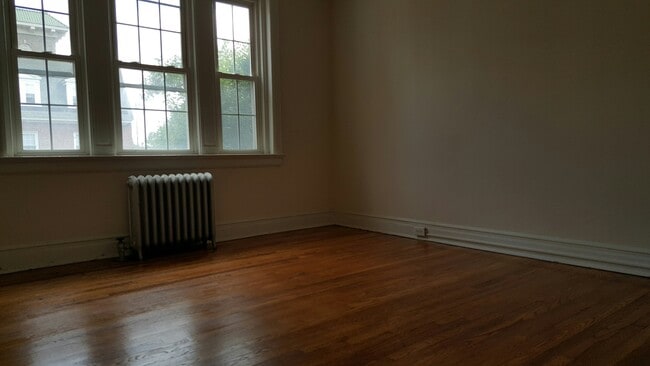 Photo - Carolina Apartments