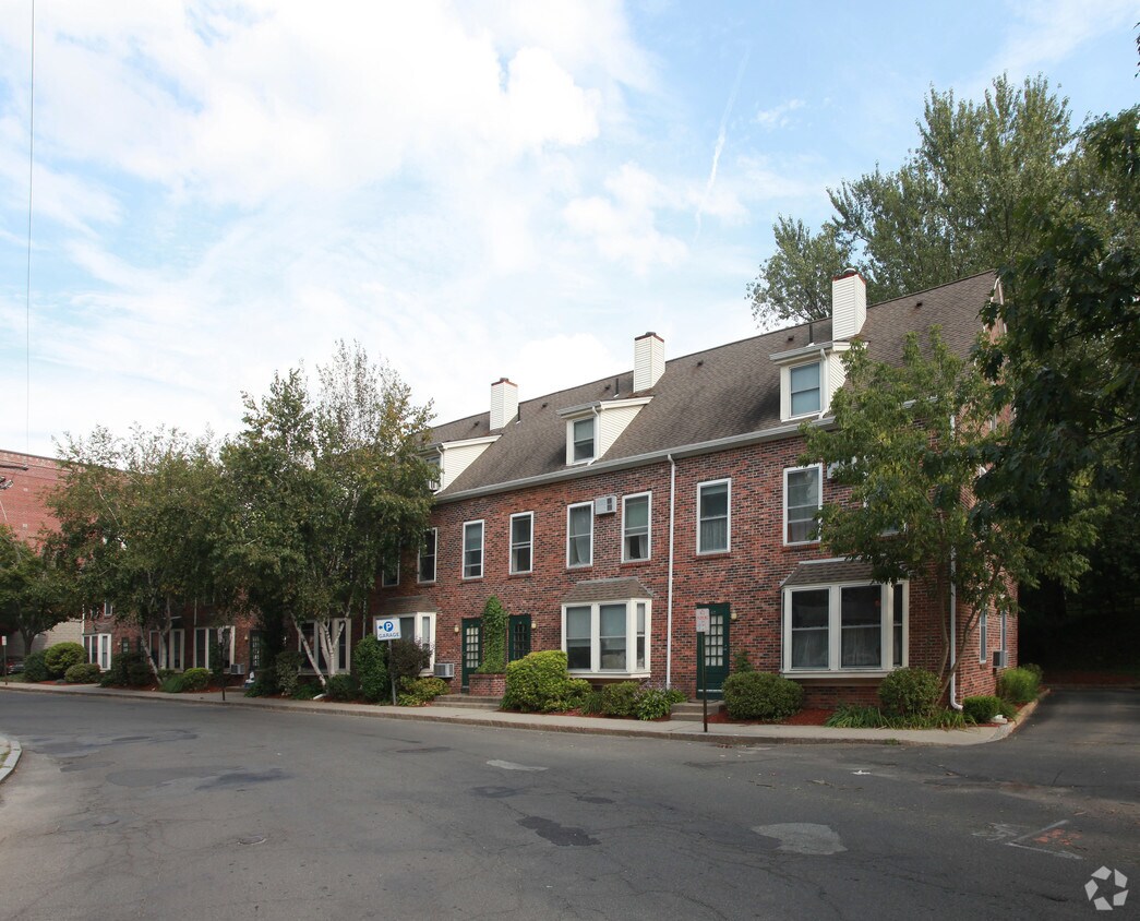 30 Hampton Ave, Northampton, MA 01060 Apartments in Northampton, MA
