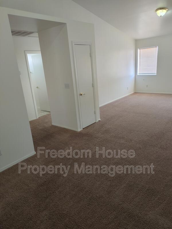 Foto del edificio - 2341 E Calvada Blvd