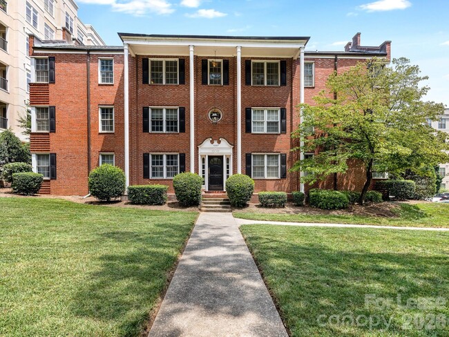 Building Photo - 924 Monticello Terrace