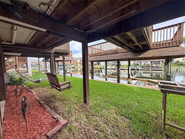 Building Photo - 1031 Redfish St