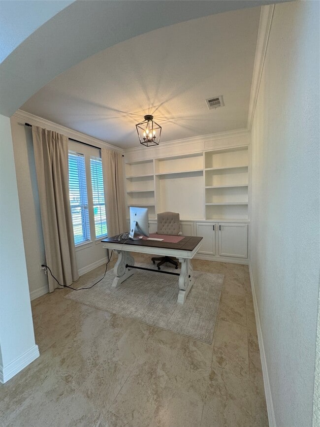 Building Photo - 1110 Hector Ave