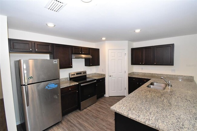 Building Photo - 1185 Highlands Rd